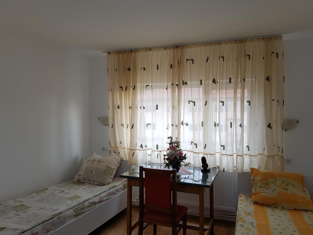 Casa Rustica Apart & Rooms Cimpineanca Экстерьер фото